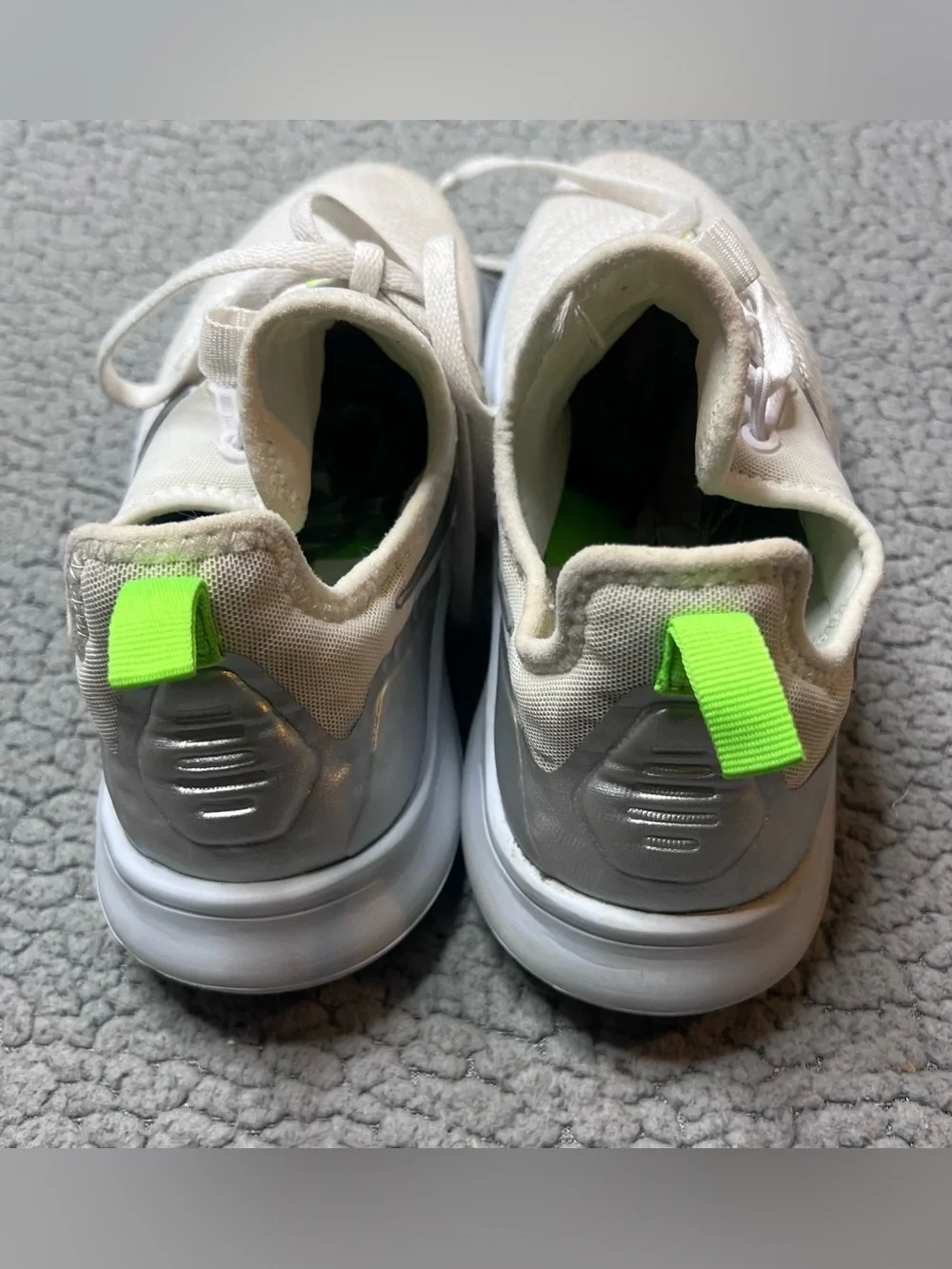 Nike Free TR 8 Sneakers Womens Size 7 White And Green 942888